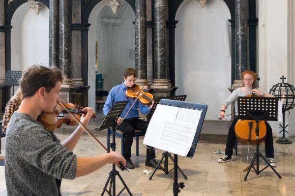 Ernestinum gestaltet musikalische Andacht in der Stadtkirche